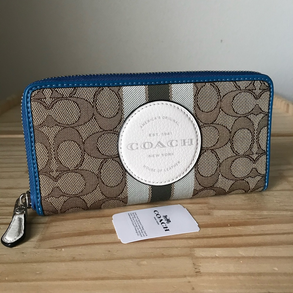 Coach wallet🎈🎈 - Picture 2 of 6